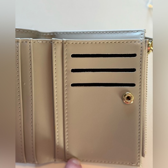 Unbranded Small Gray Coin Pouch Wallet Bi-fold -Card Slip, Bills- ID Slip - Picture 6 of 11